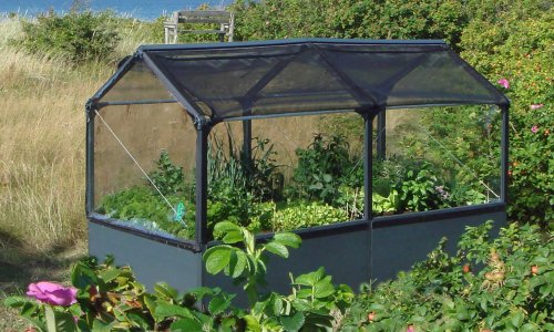 Covering of raised beds