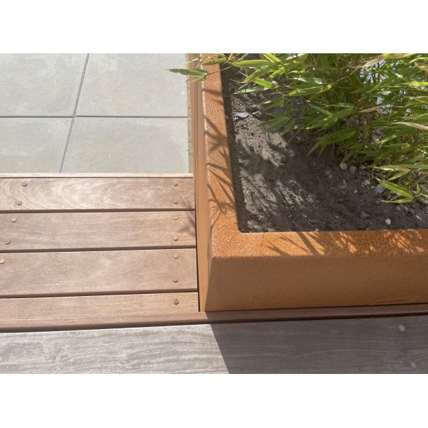 H�jbede i cortenst�l