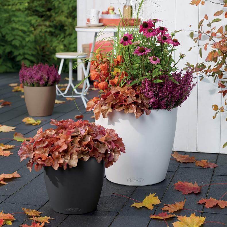 Se Lechuza Classico Color udendørs krukke til blomster med selvvandingssystem Hvid Ø43 x H40 cm hos InGarden.dk