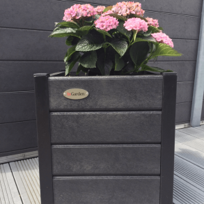 Blomsterkumme med hjul. Sorte hjrner (Kvad.)