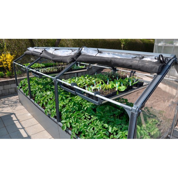 Plantebakke med vandingsriller. Inkl. vandingsdug og ophng 