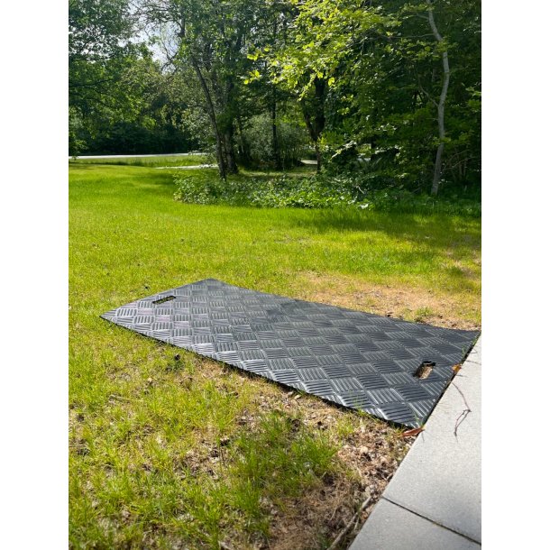 LB Gngplatta / krplatta svart 1200x600x8 mm