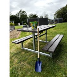 Vedligeholdelsesfrit Junior bord b�nkes�t uden rygl�n samt genbrugsplastplanker (B�rne bordb�nkes�t)