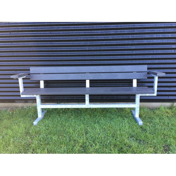 Bnk med rygln og armln