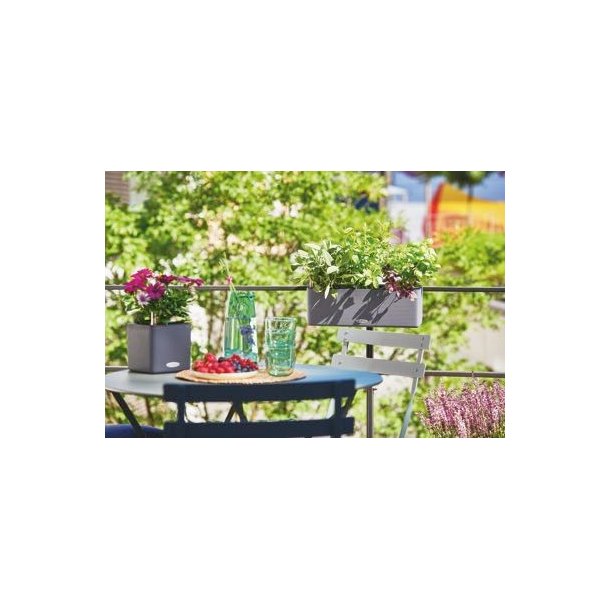 Lechuza  Cube Color Triple udend�rs krukke til blomster med selvvandingssystem 13,5