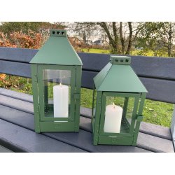 Olivgrna Lyktor Med Ljus