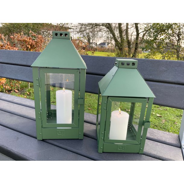 Olivgrna Lyktor Med Ljus